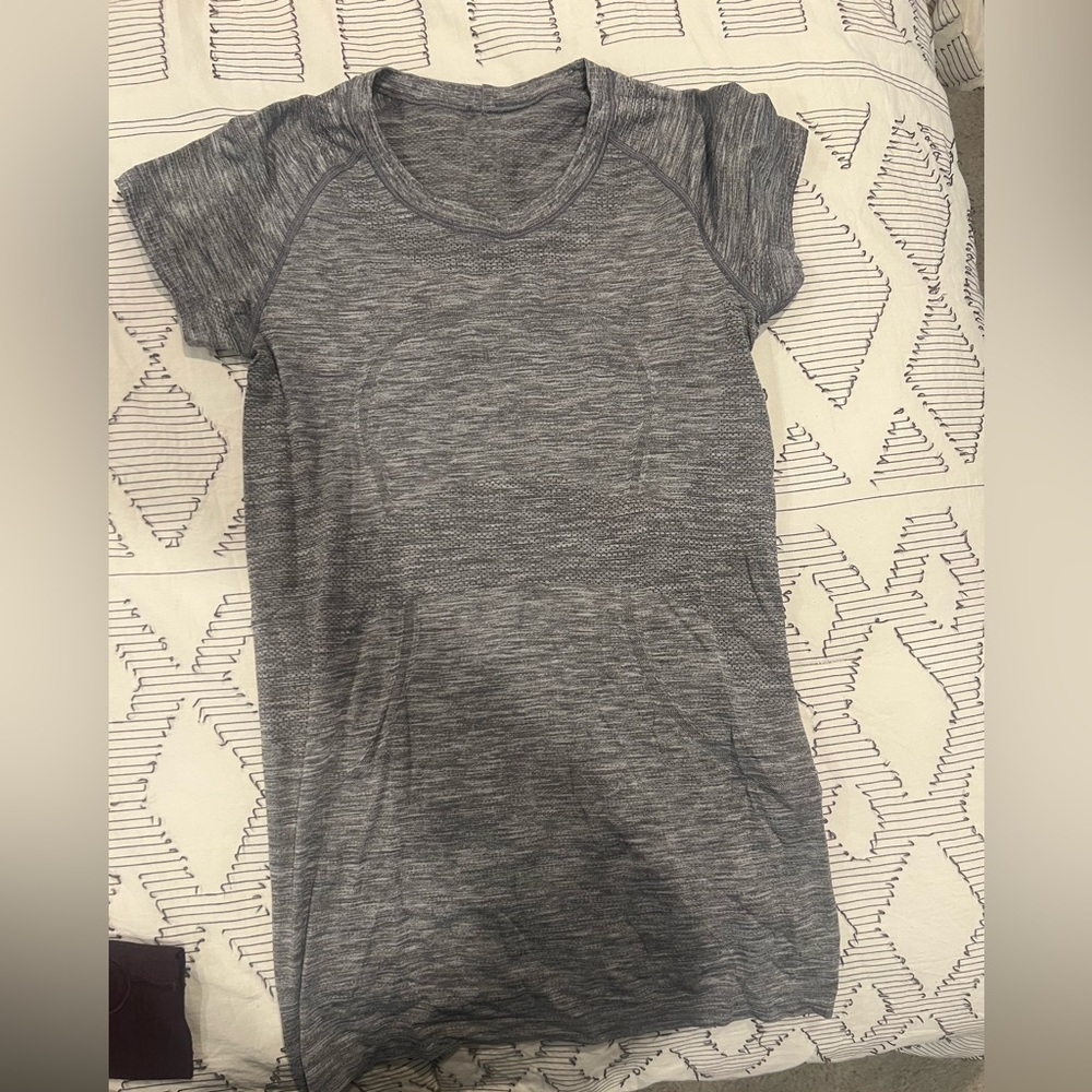 SOLD Lululemon SS swiftly tech shirt